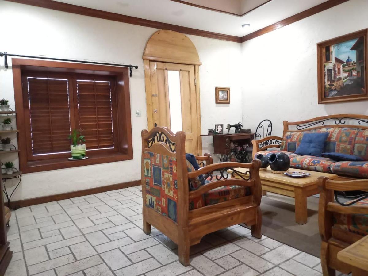 Home Stay Maria Hidalgo del Parral Exteriör bild