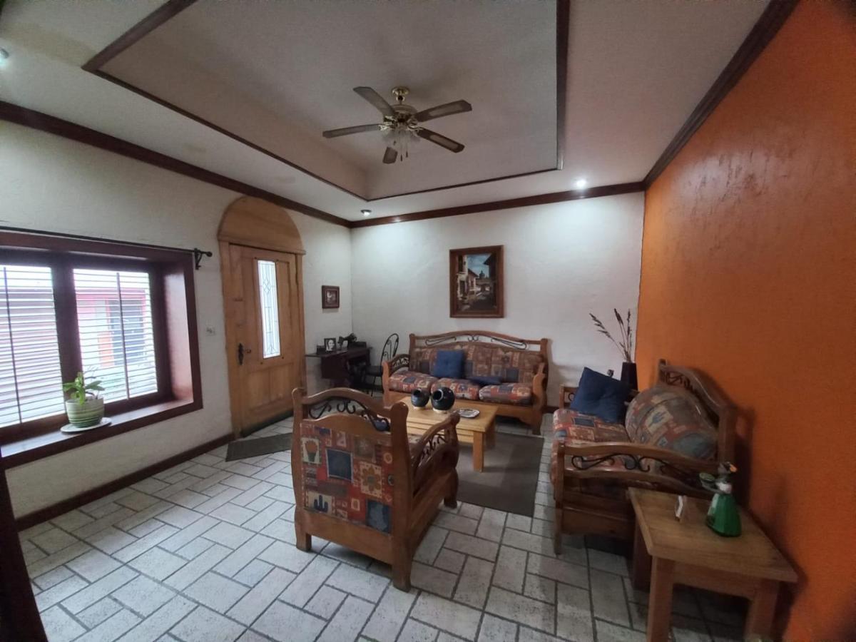 Home Stay Maria Hidalgo del Parral Exteriör bild